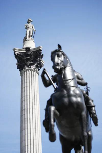 Colonna Nelson e statua di Carlo — Foto Stock