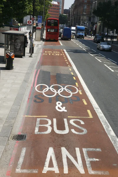 Обмеження смуги Лондон Олімпійського руху — стокове фото