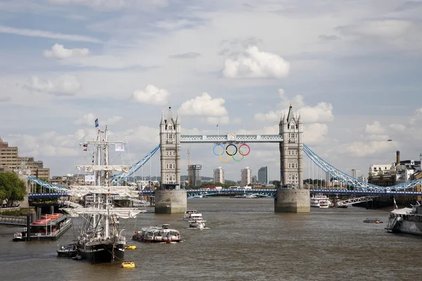 Tower Bridge with Olympic Rings — Stock Photo, Image