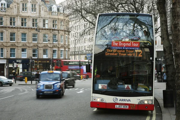 Üstü açık şehir tur otobüsü, Londra — Stok fotoğraf