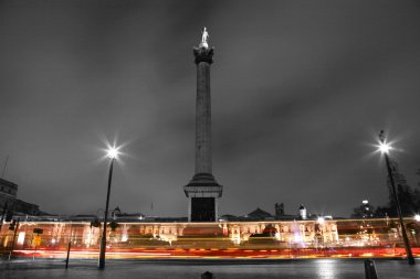 Trafalgar Meydanı 'ndaki Nelson Sütunu