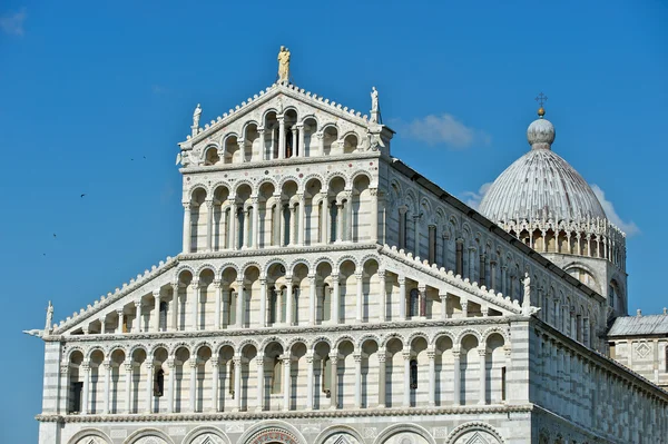 Pisa Kulesi yaslanmış — Stok fotoğraf