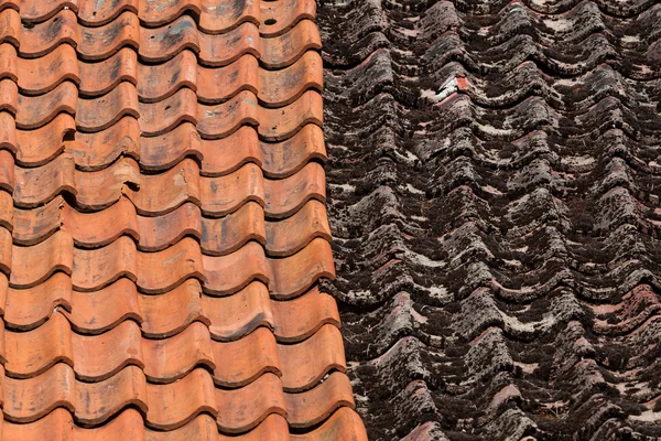 Red and old roof tiles — Stock Photo, Image