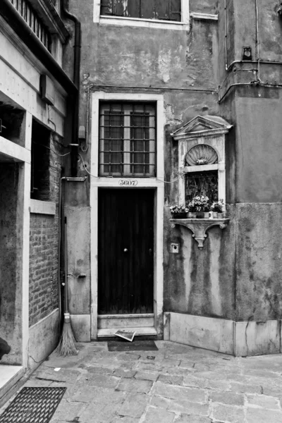 Veneza casa preto e branco — Fotografia de Stock
