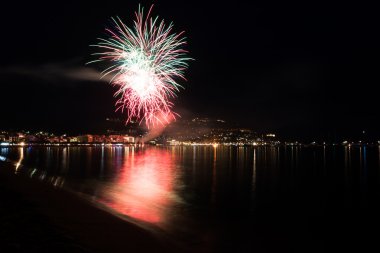 san juan gece havai fişek ile