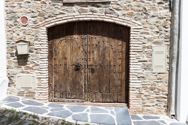 Çok eski ahşap kapı — Stok fotoğraf
