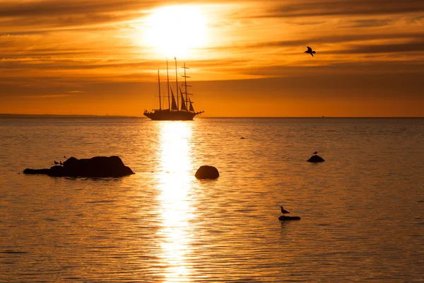 Tall sailing ship silhouette — Stock Photo, Image
