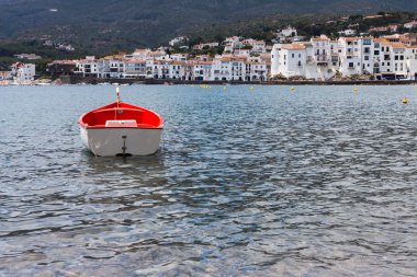 bağlantı noktası cadaques İspanya, küçük tekne