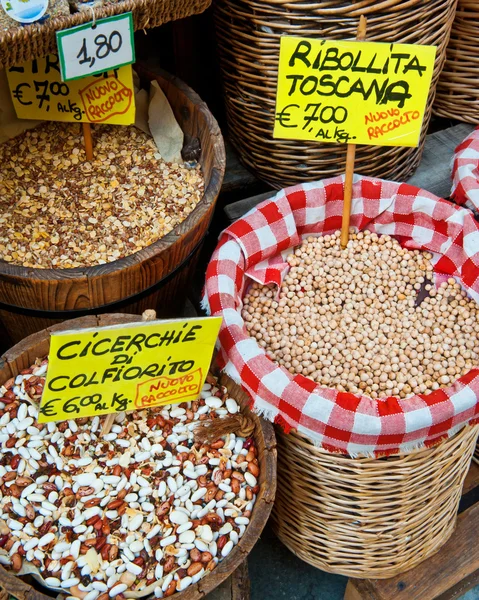 Baskets of Dried Beans — Stockfoto