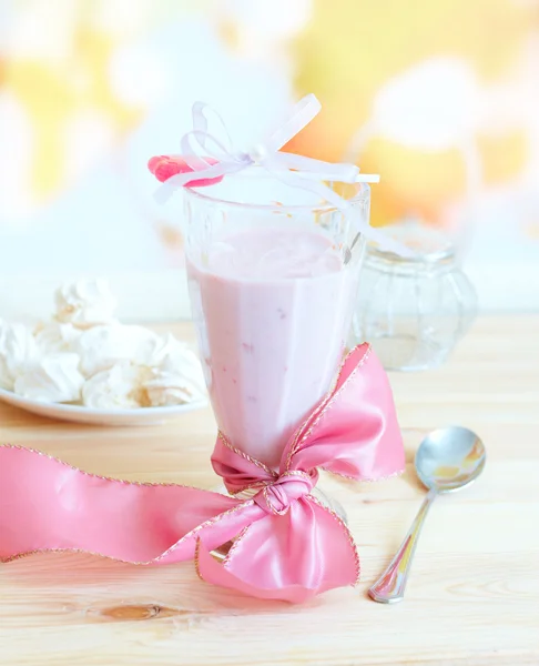 Fresh raspberry smoothie — Stock Photo, Image