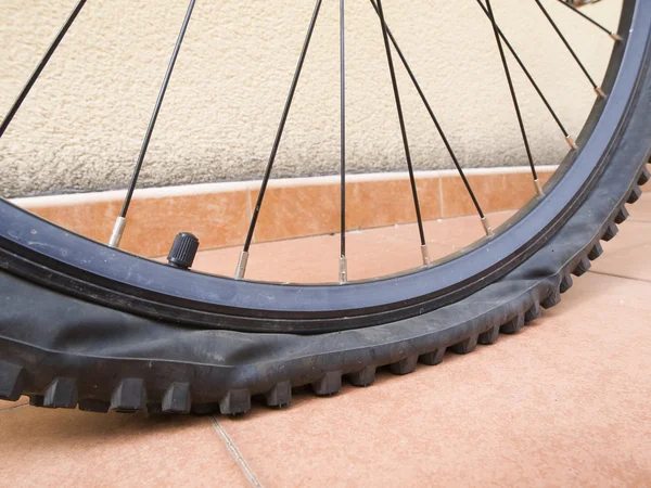 Detalj punkterade cykelhjul — Stockfoto
