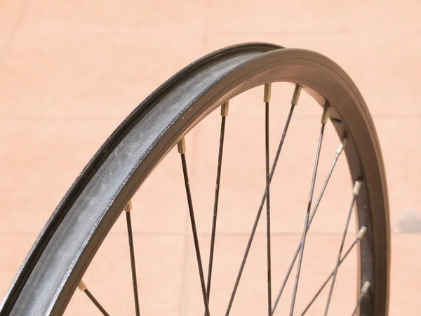Metalen rand fietswiel — Stockfoto