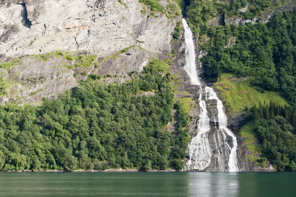 Geiranger Fjord waterfall, Norway — Stock Photo, Image