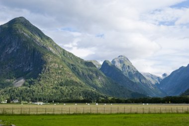 Norveç, güzel dağ manzarası