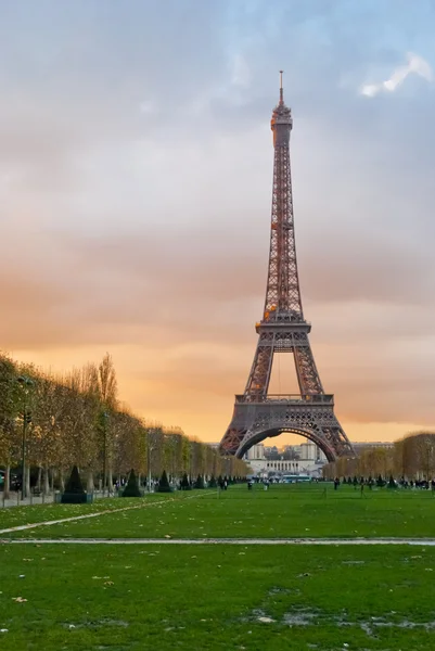 Coucher de soleil surTour Eiffel, Paris — Photo
