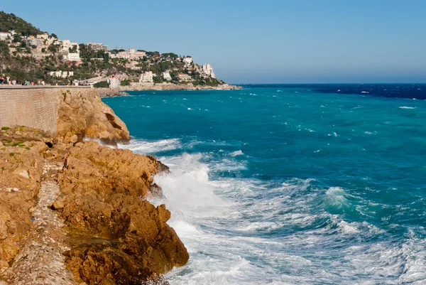 Nice, France, vagues près du front de mer — Photo