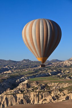 Kapadokya 'da sıcak hava balonu, hindi