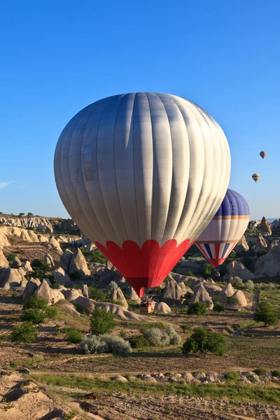 Luftballonger i Kappadokien, Turkiet — Stockfoto