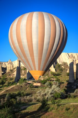 Kapadokya 'da sıcak hava balonu, hindi