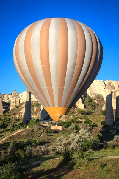 stock image Hot air balloon in Cappadocia, Turkey