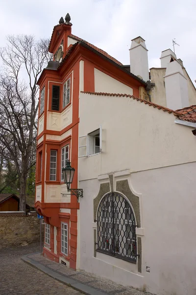 Et gammelt hus i Praha. – stockfoto