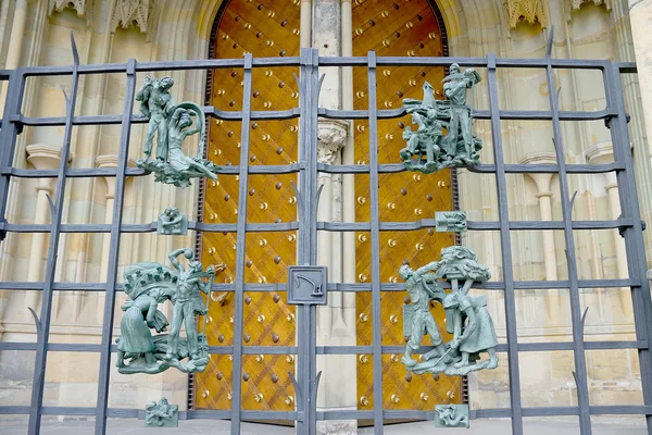 Gates of Saint Vitus Cathedral — Stock Photo, Image