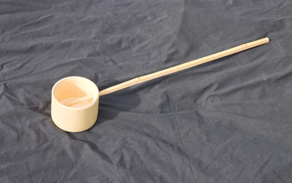 Ιαπωνικό μπαμπού νερό κουτάλα (hishaku) — Φωτογραφία Αρχείου