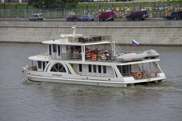River yacht Otrada on the Moskva river — Stock Photo, Image