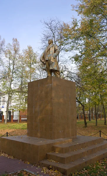 Stary pomnik dla Władimir lenin — Zdjęcie stockowe