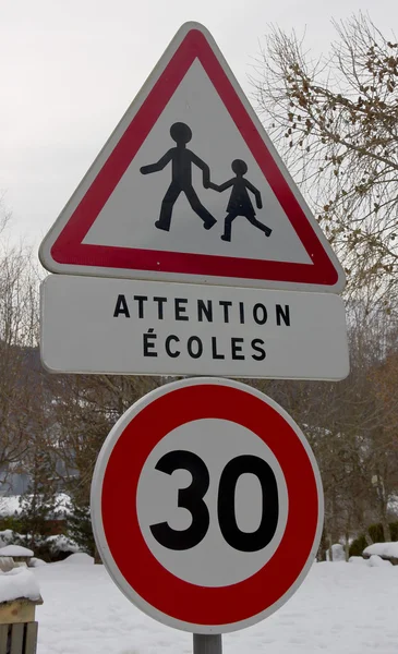 Children crossing road sign — Stock Photo, Image