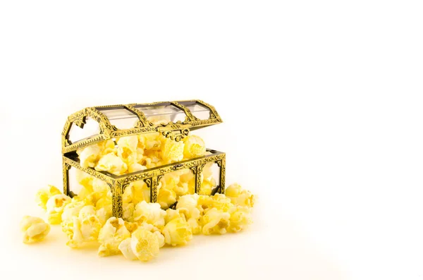 Popcorn i skattkista — Stockfoto
