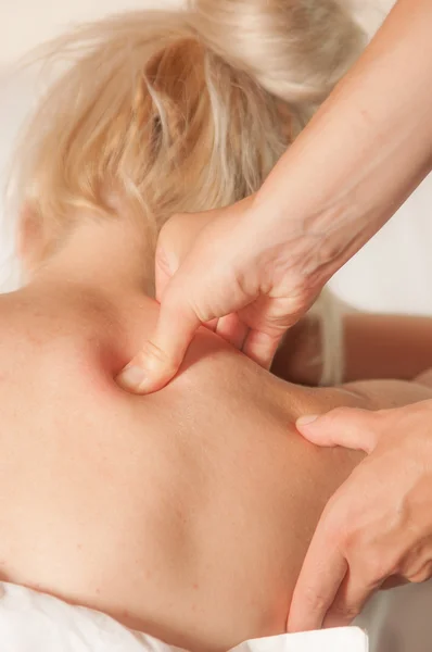 Mioterapia y puntos desencadenantes en la espalda —  Fotos de Stock