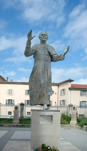 纪念碑向教皇约翰 · 保罗二世，里昂，法国 — 图库照片