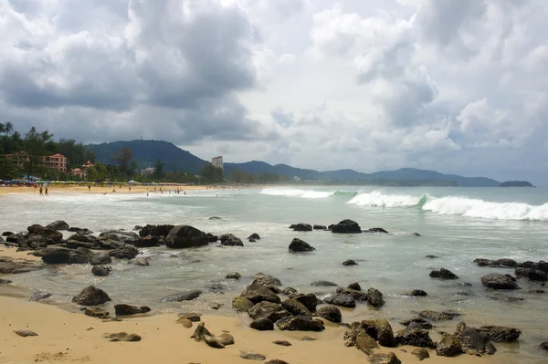 Phuket plajları için dalga geçer — Stok fotoğraf