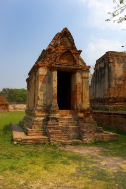 Antik bir tapınak kalıntıları