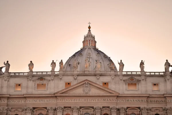 Basilica di San Pietro al tramonto — Foto Stock