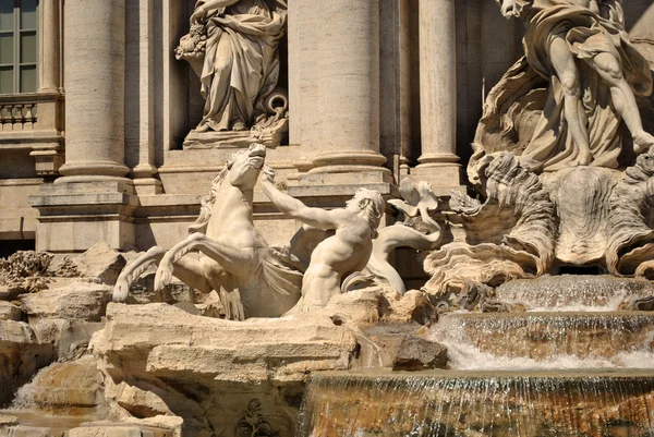 Trevi szökőkút Rómában — Stock Fotó
