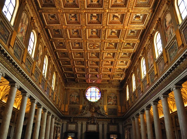 Binnenkant van santa maria maggiore in rome — Stockfoto