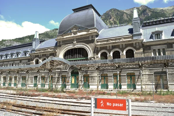 Canfranc gamla station — Stockfoto