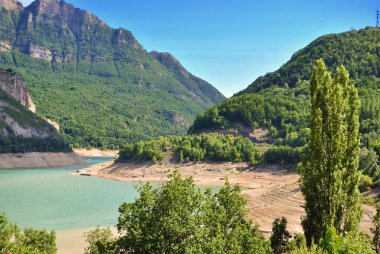 Lake of Bubal in the Pyrenees clipart