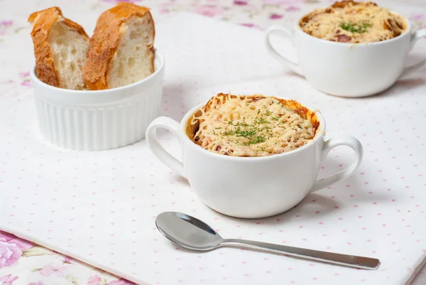 Луковый суп в французском стиле Лицензионные Стоковые Изображения
