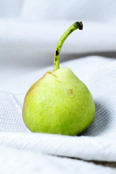 Pears scene emphasizing ecological farming — Stock Photo, Image