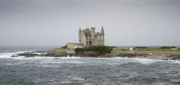 Krásný hrad v moři — Stock fotografie