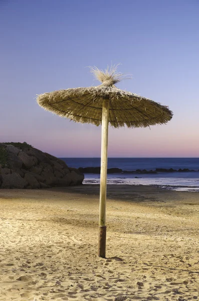 Spiaggia ombrellone — Foto Stock