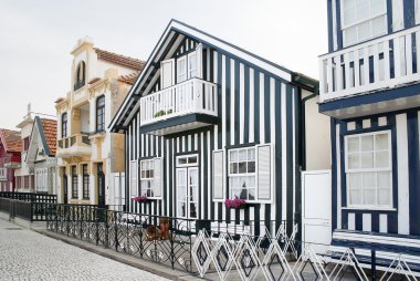 tipik evler costa nova, aveiro, Portekiz.