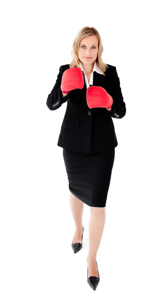 Ambicioso boxeo de mujer de negocios — Foto de Stock
