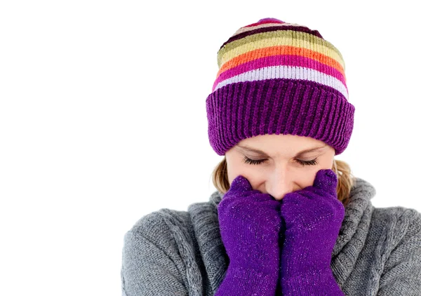 Congelar mulher com luvas e um chapéu — Fotografia de Stock