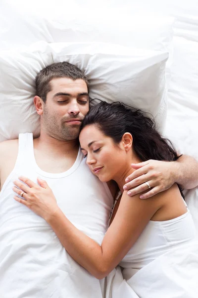 Atraktivní pár spící — Stock fotografie