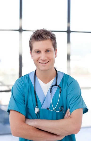 Enfermeira do sexo masculino atraente — Fotografia de Stock