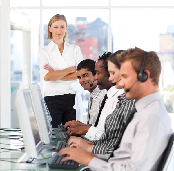 Mature manager leading her representative team — Stock Photo, Image